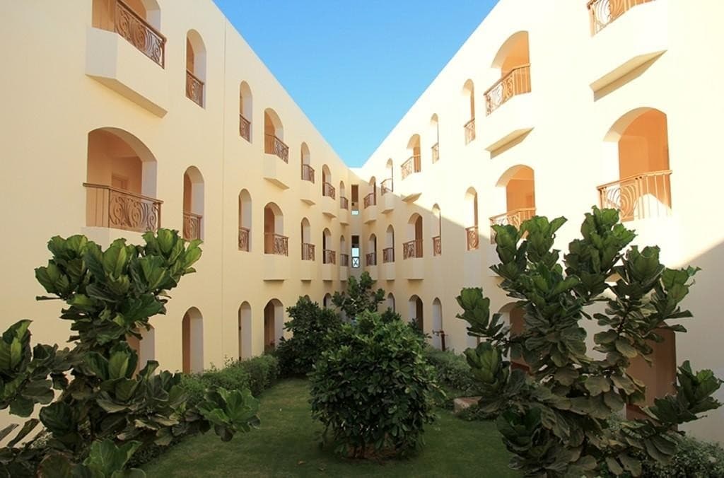 Royal Brayka Beach Resort (Mango klub)