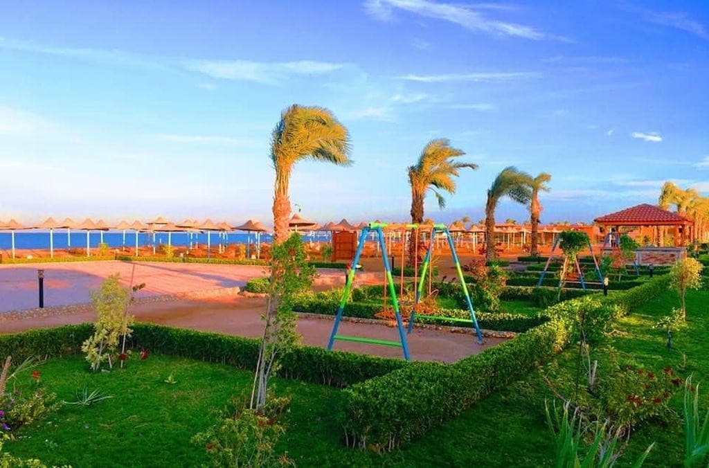 Hawaii Paradise Aqua Park Resort