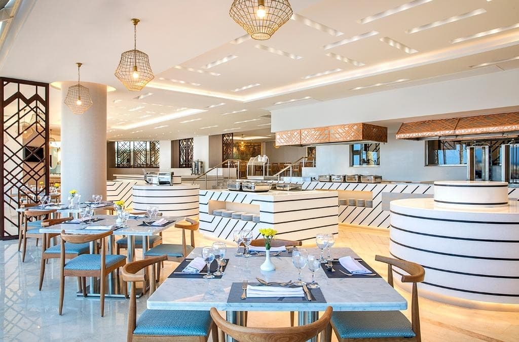 Hilton Plaza Hotel