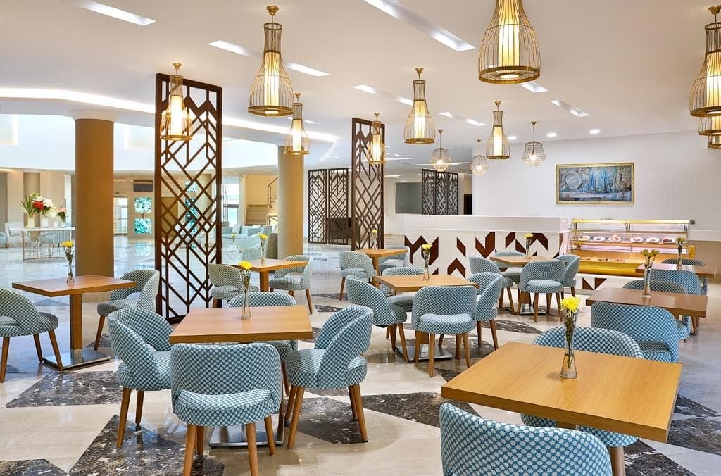 Hilton Plaza Hotel