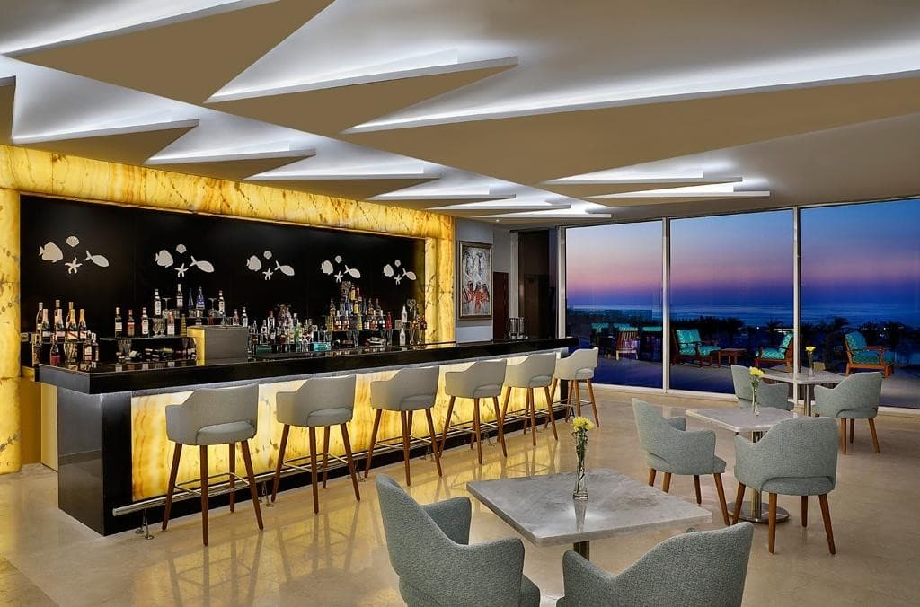 Hilton Plaza Hotel