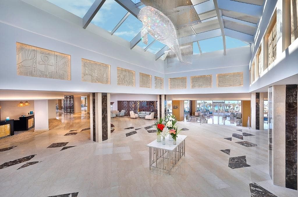 Hilton Plaza Hotel