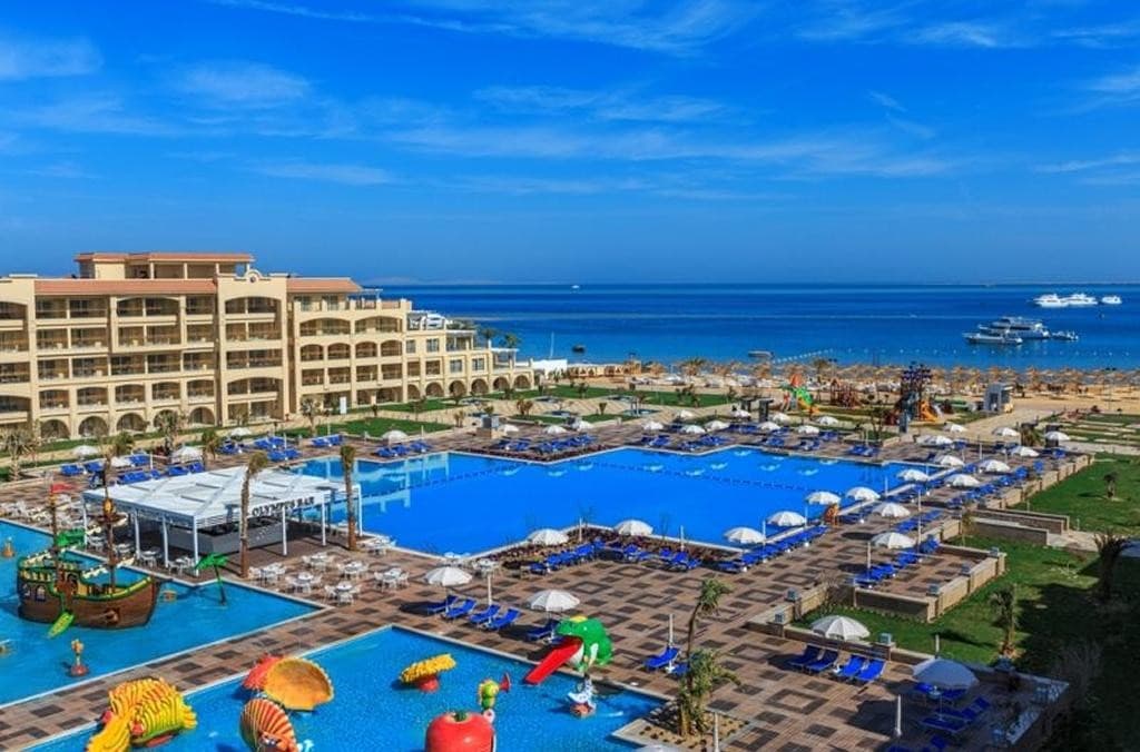Pickalbatros White Beach Resort