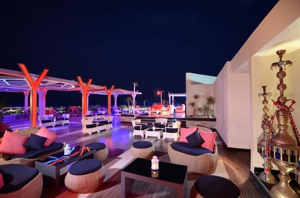 Pickalbatros White Beach Resort