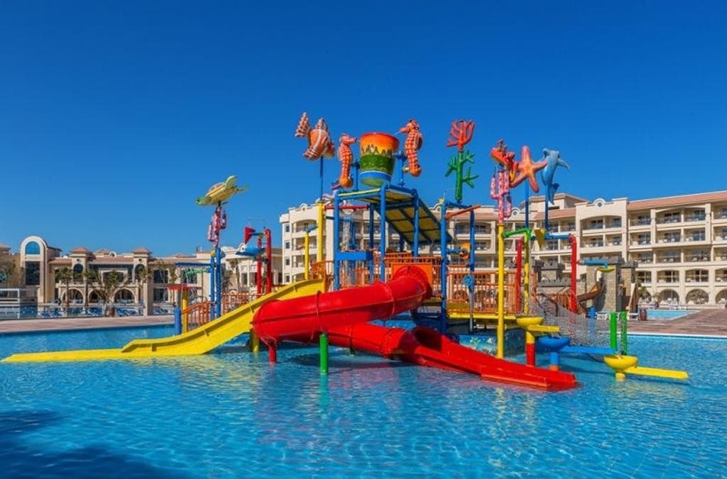 Pickalbatros White Beach Resort