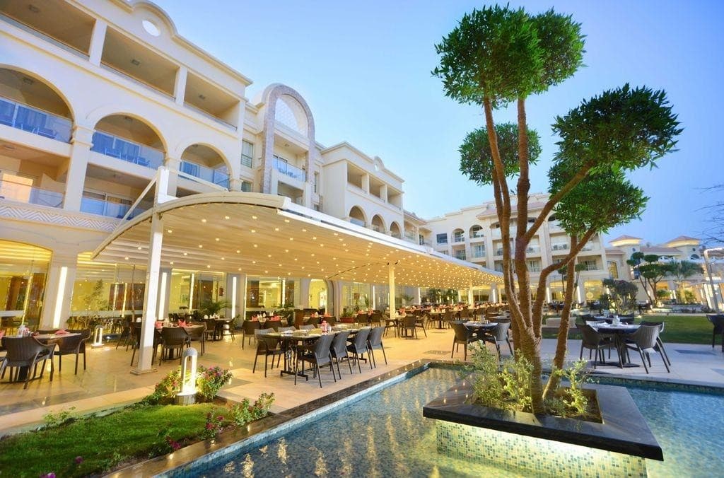 Pickalbatros White Beach Resort