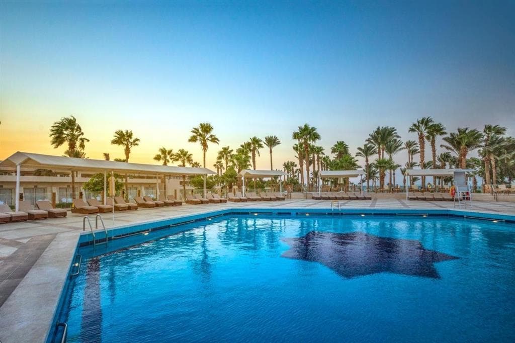 Meraki Resort