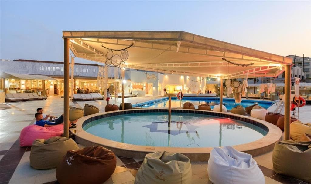 Meraki Resort