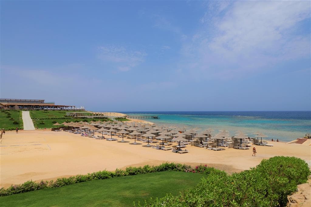 Sirena Beach Resort & Spa