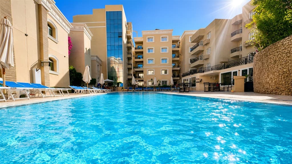Hotel s bazénom