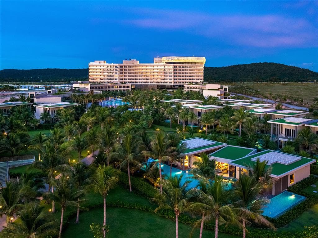 Pullman Phu Quoc Beach Resort