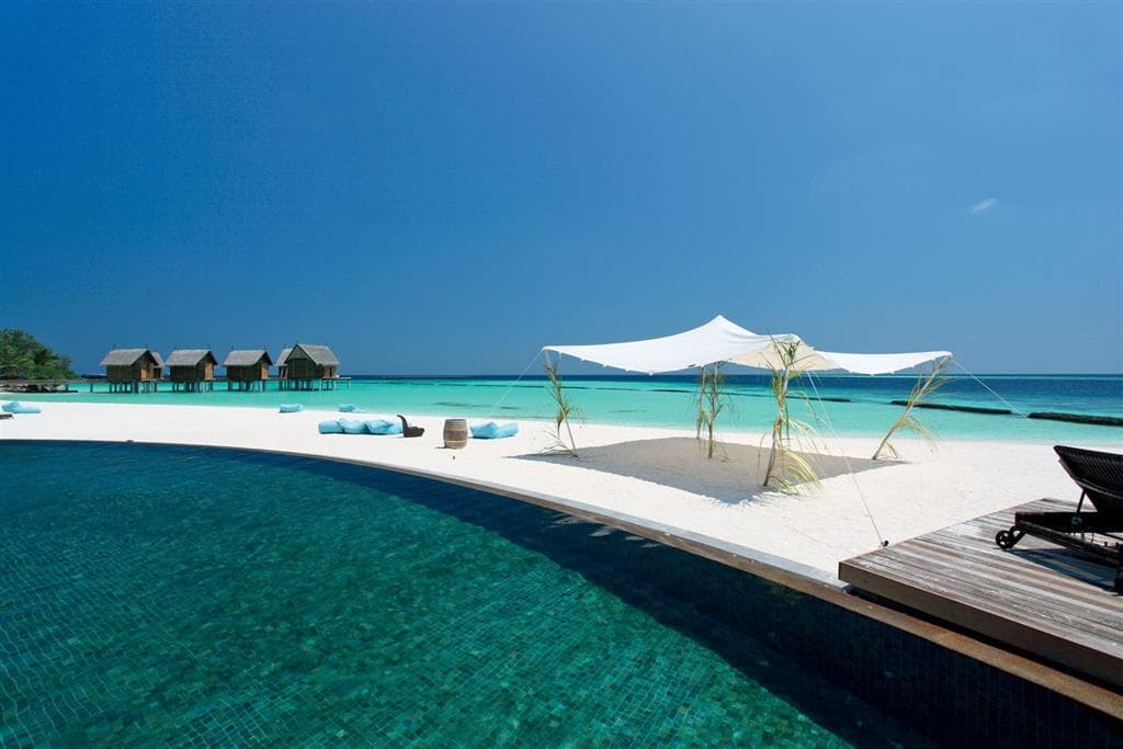 Constance Moofushi Maldives