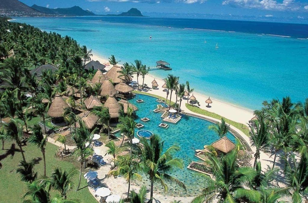 La Pirogue, A Sun Resort