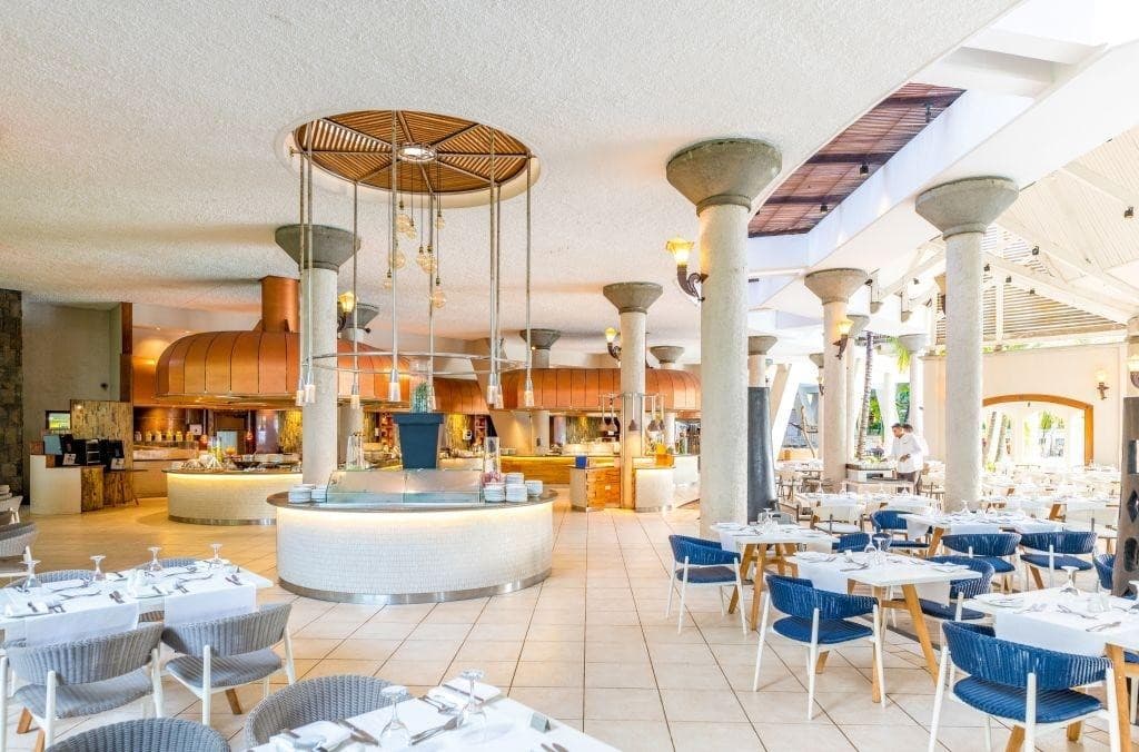 Victoria Beachcomber Resort & Spa