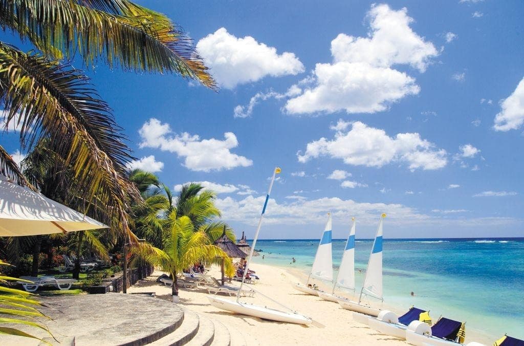Victoria Beachcomber Resort & Spa