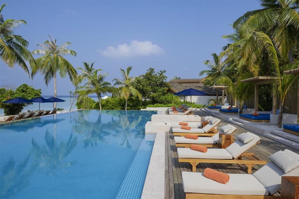 Emerald Faarufushi Resort & Spa