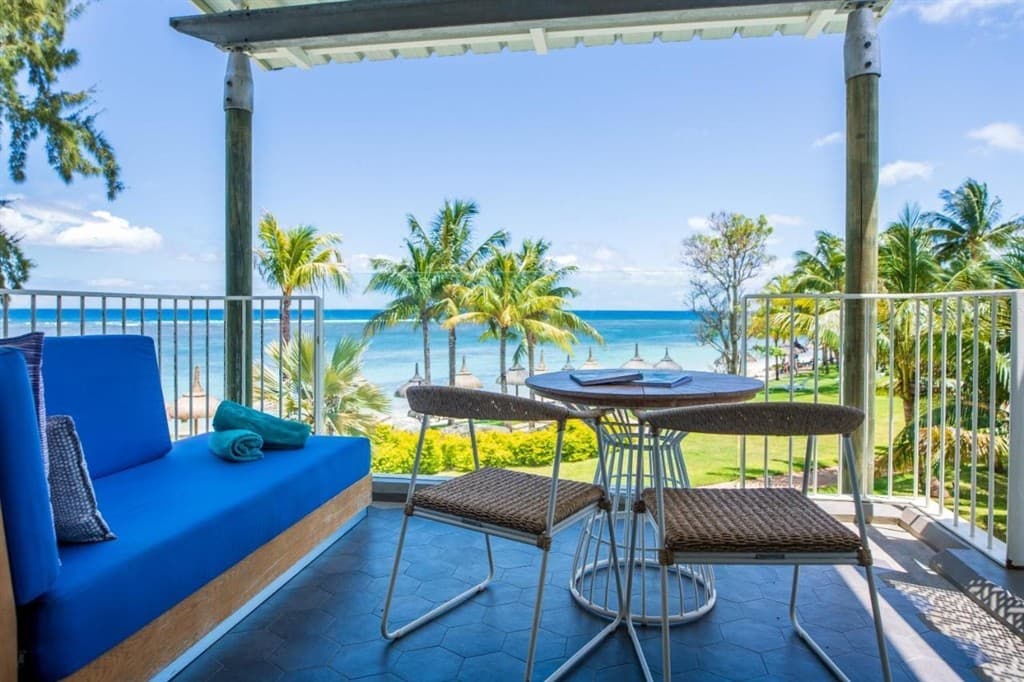 Victoria Beachcomber Resort For 2