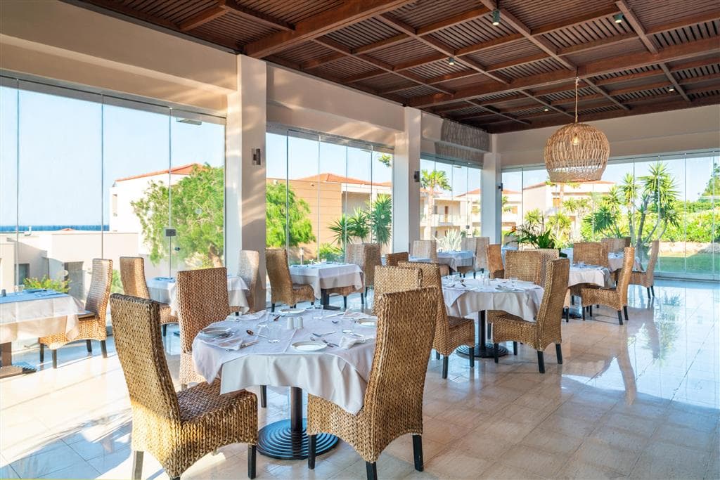 Kresten Royal Euphoria Resort