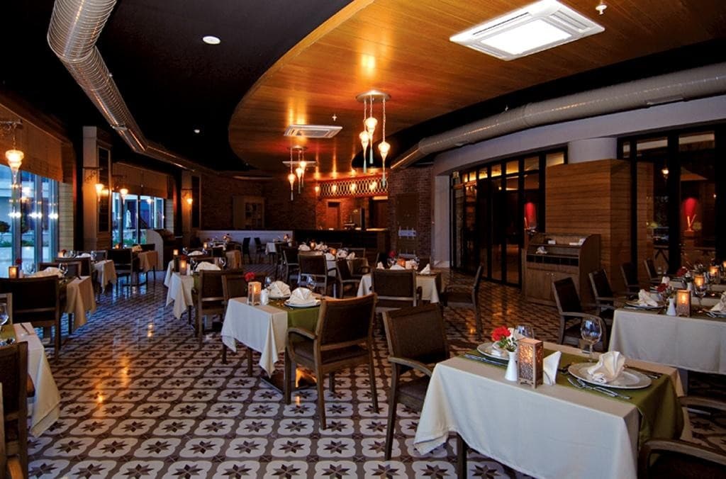Commodore Elite Suites