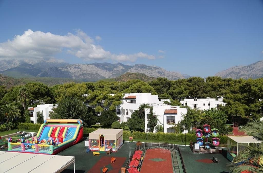Emelda Sun Club