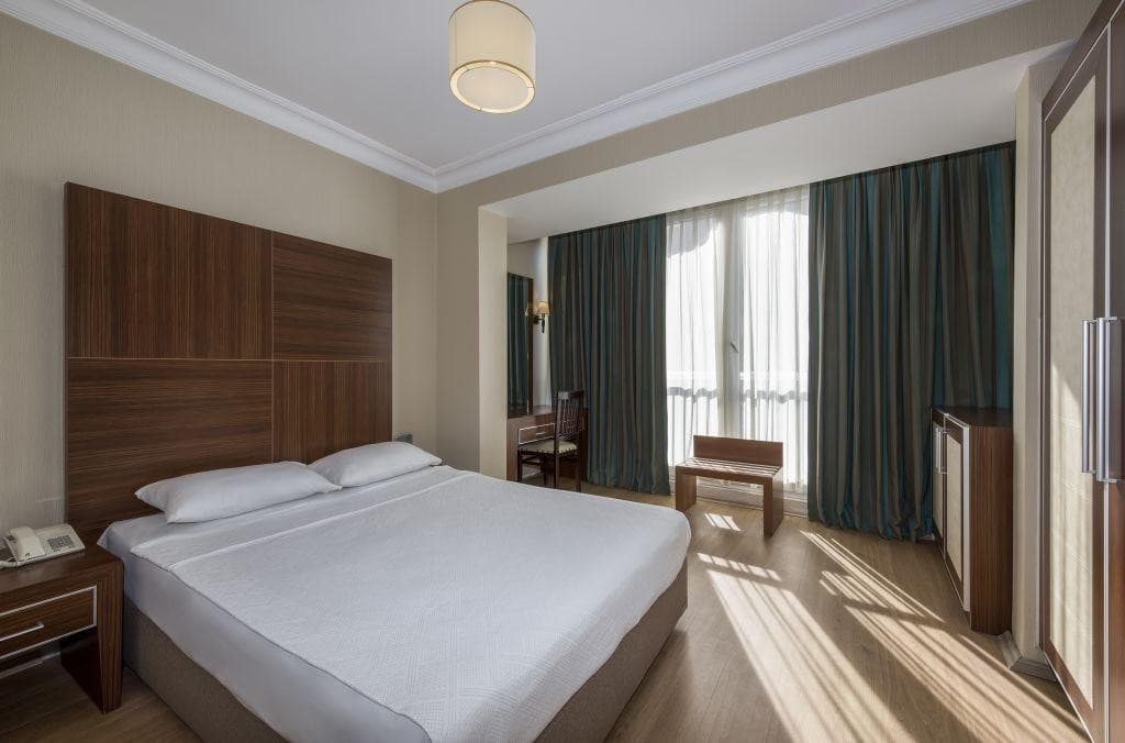 Tac Premier Hotel