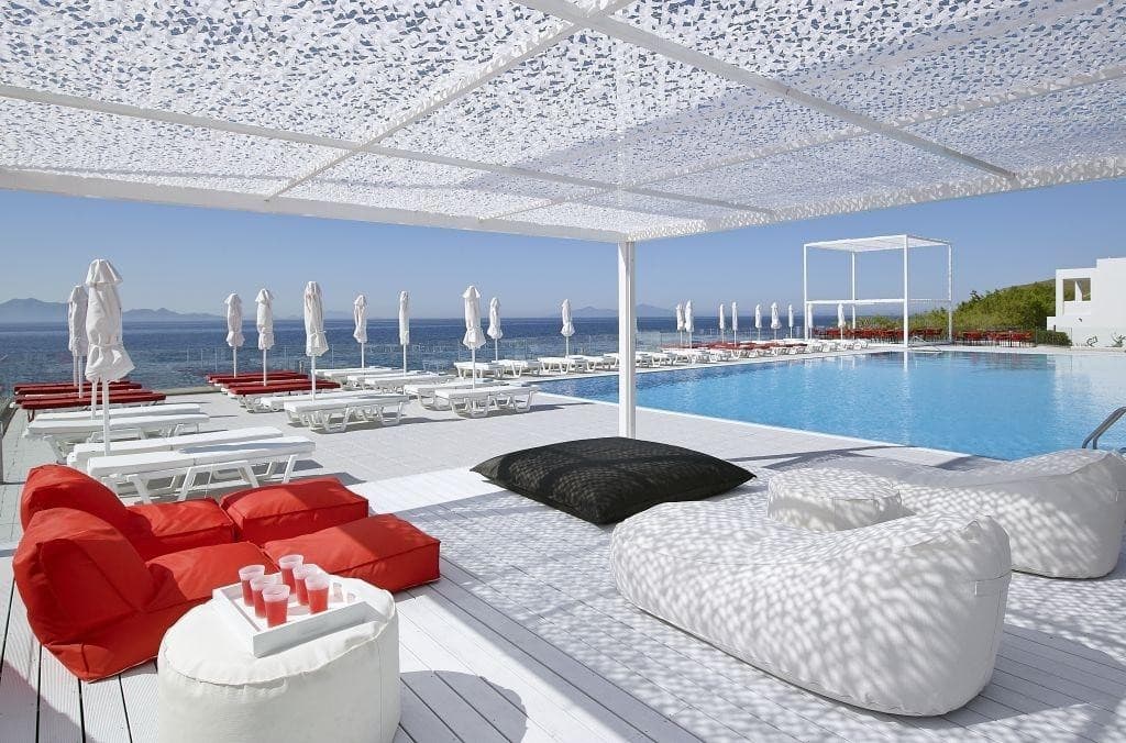 Dimitra Beach Hotel & Suites