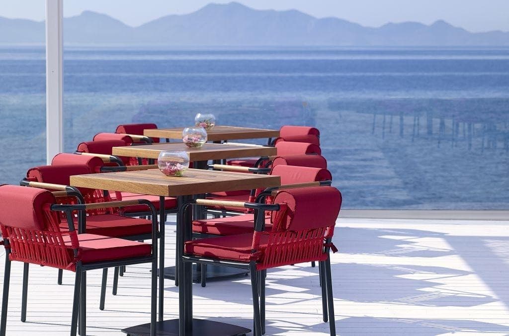 Dimitra Beach Hotel & Suites