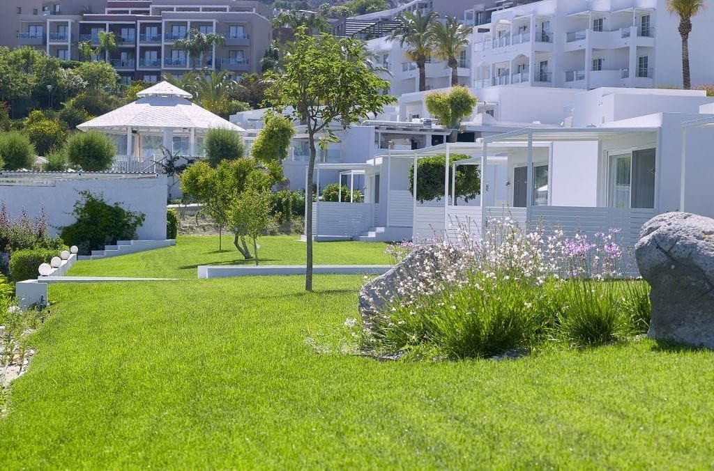 Dimitra Beach Hotel & Suites