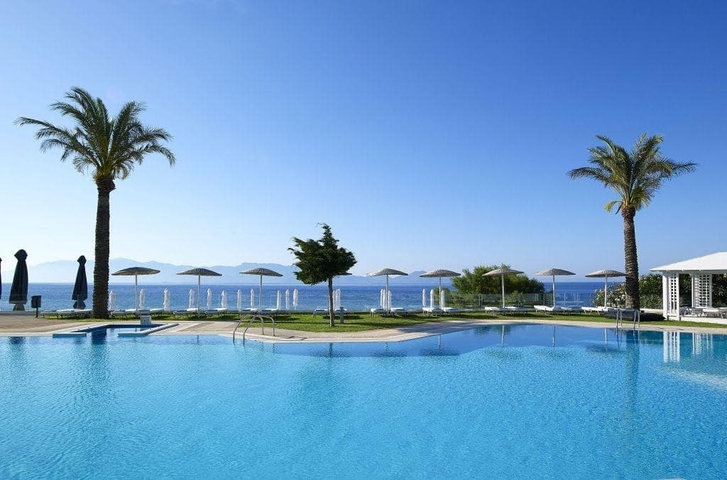 Dimitra Beach Hotel & Suites