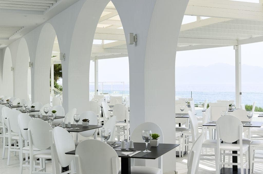 Dimitra Beach Hotel & Suites