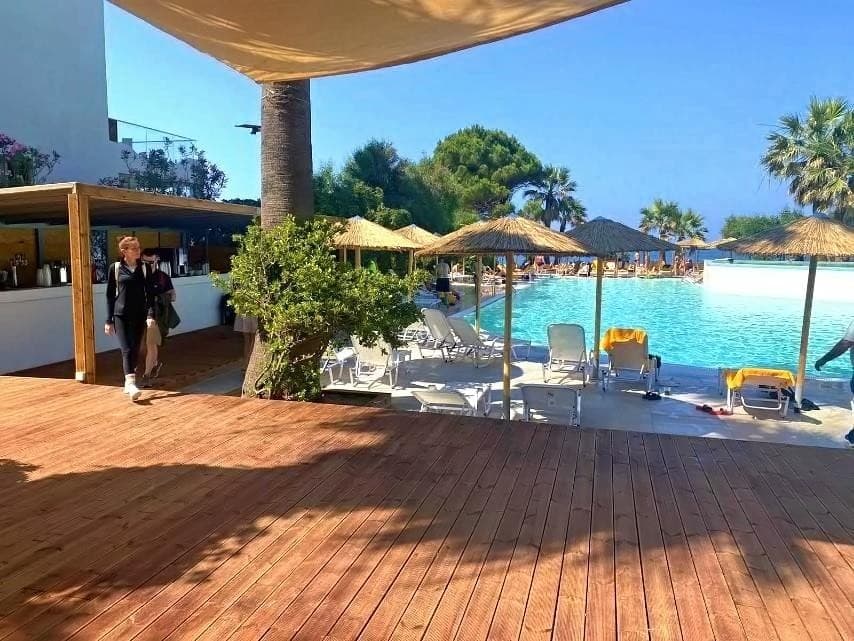Ninos Grand Beach Hotel & Resort (Mango klub)