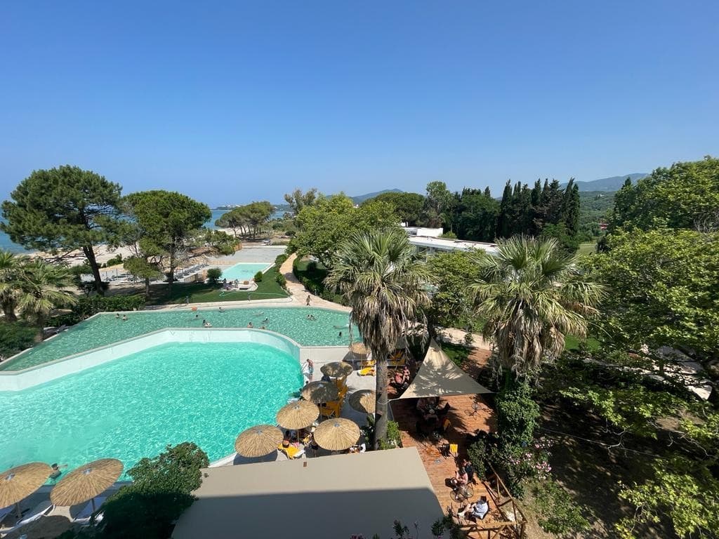 Ninos Grand Beach Hotel & Resort (Mango klub)