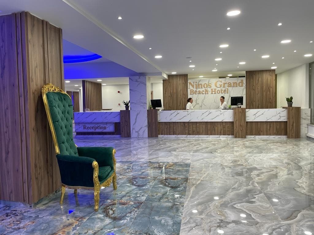 Ninos Grand Beach Hotel & Resort (Mango klub)