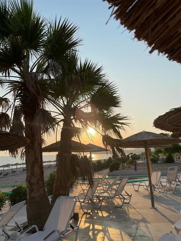 Ninos Grand Beach Hotel & Resort (Mango klub)