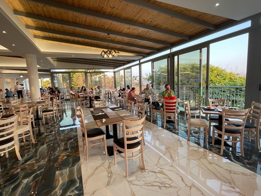 Ninos Grand Beach Hotel & Resort (Mango klub)