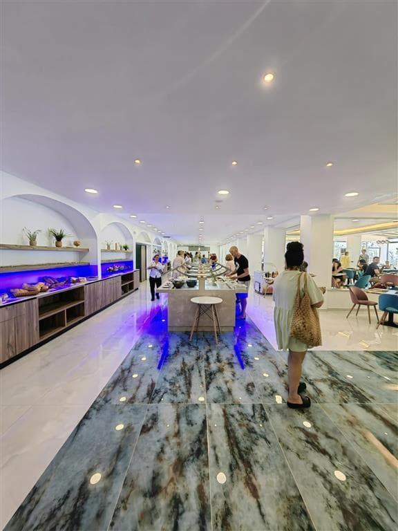 Ninos Grand Beach Hotel & Resort (Mango klub)