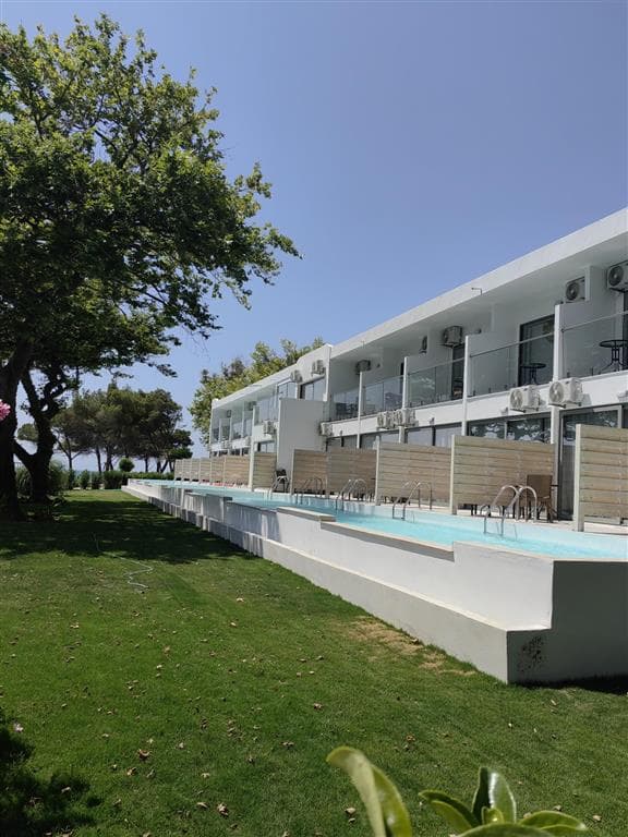 Ninos Grand Beach Hotel & Resort (Mango klub)