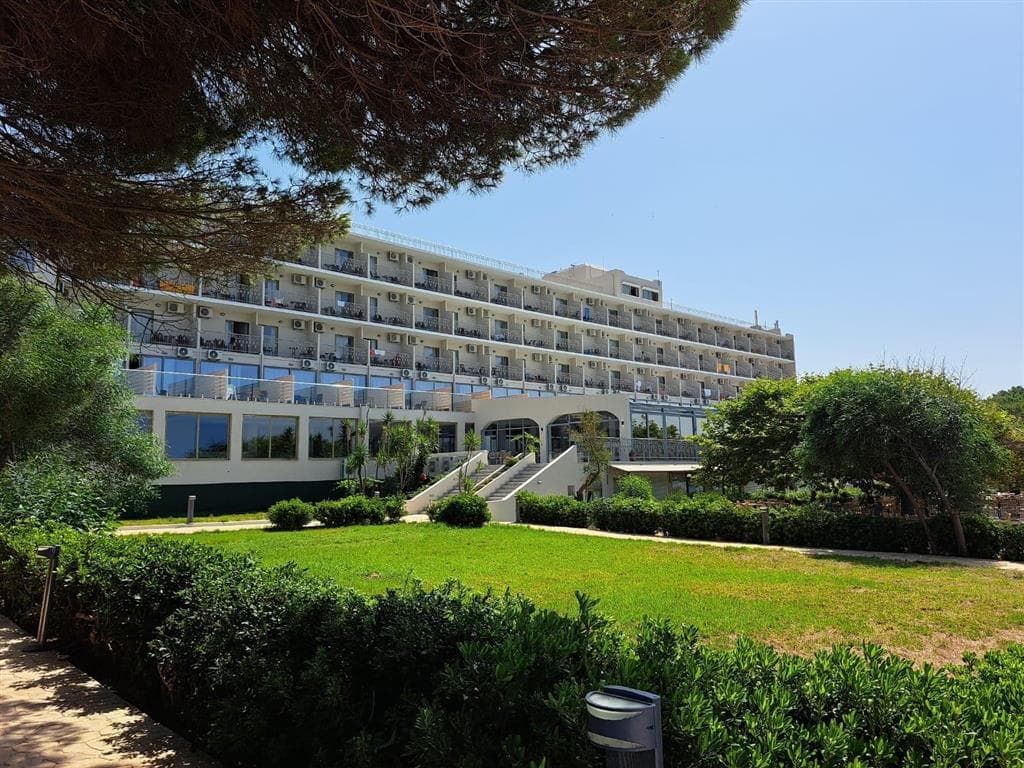 Ninos Grand Beach Hotel & Resort (Mango klub)