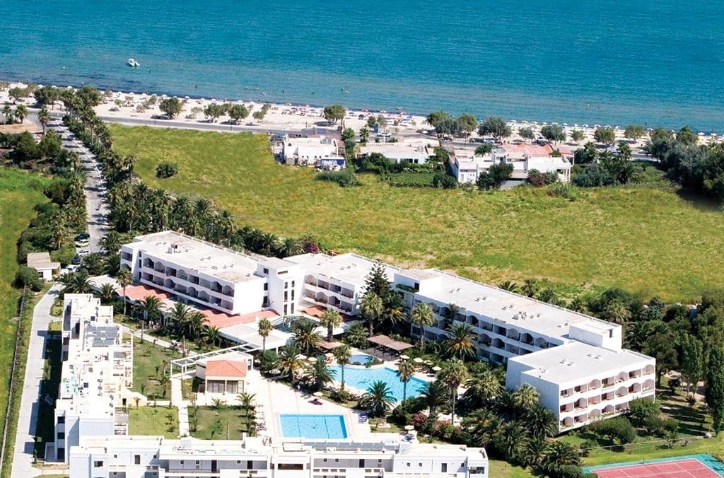 Tigaki Beach