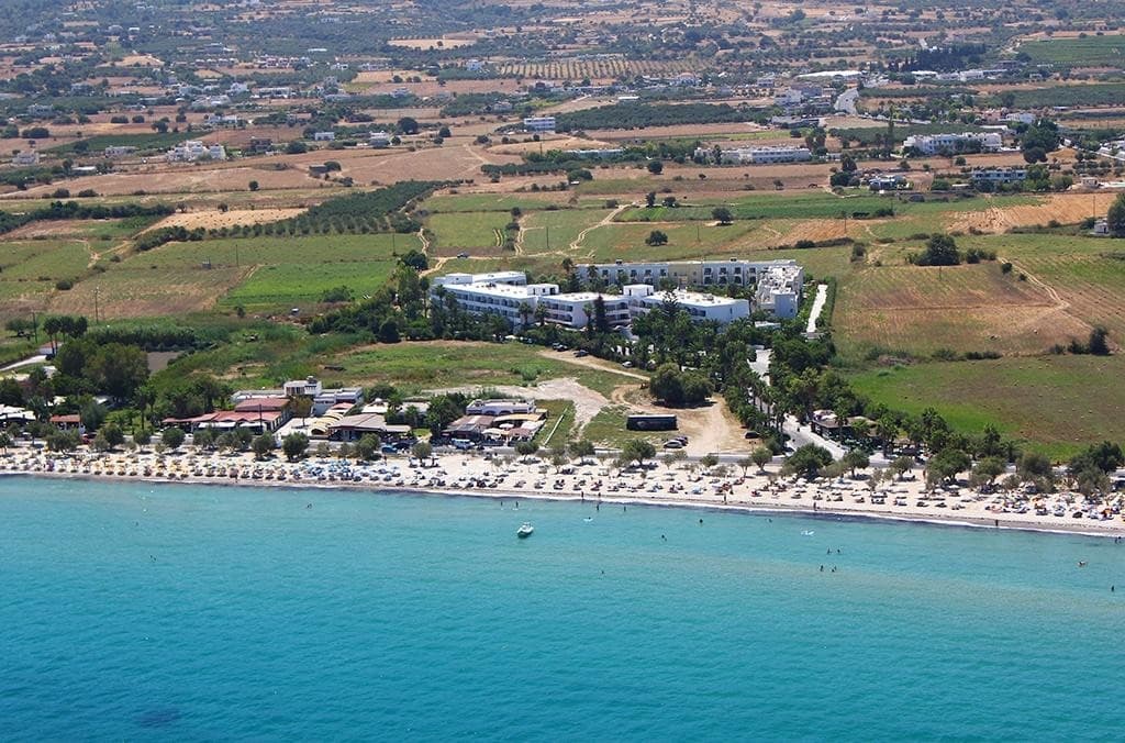 Tigaki Beach