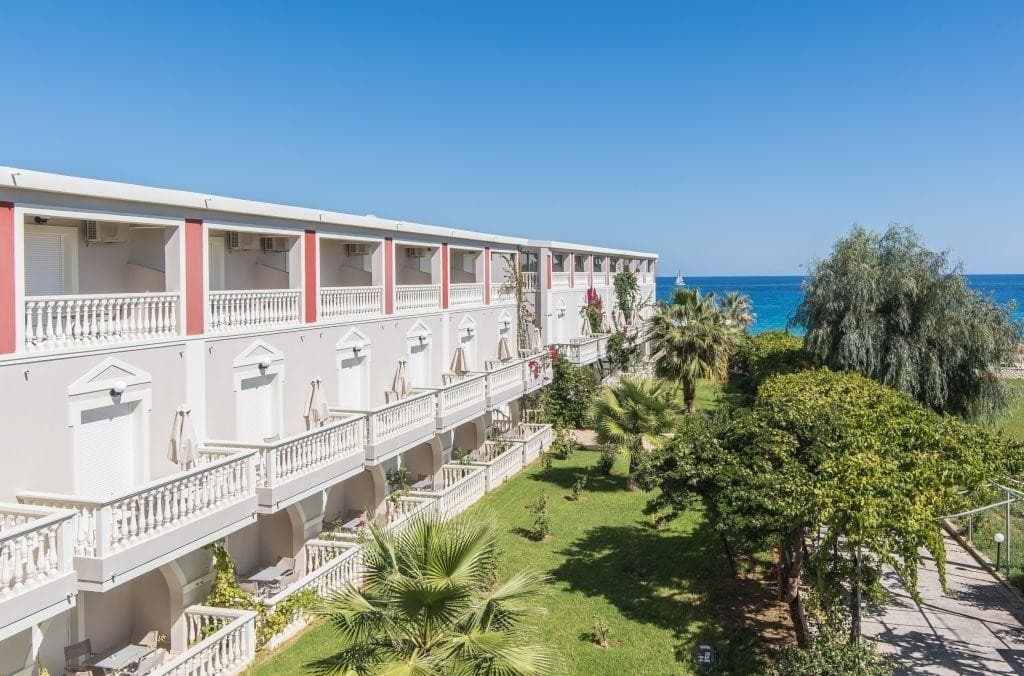 Belussi Beach Hotel & Suites