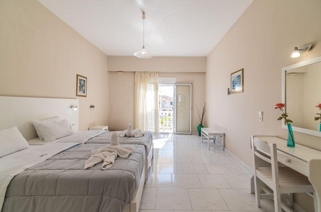Belussi Beach Hotel & Suites