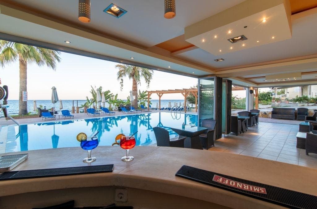 Belussi Beach Hotel & Suites