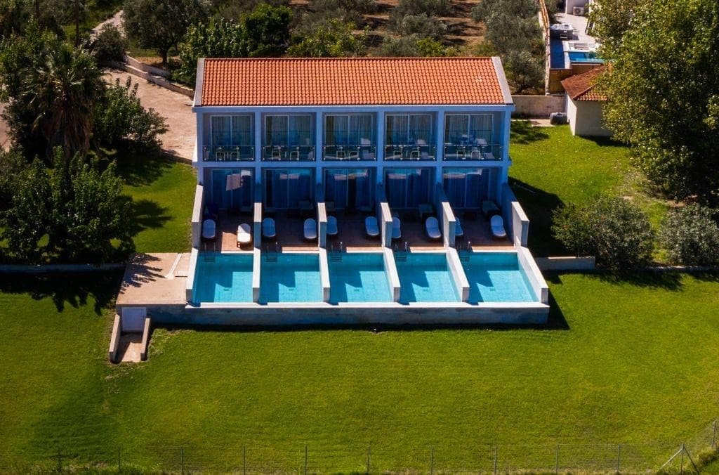 Belussi Beach Hotel & Suites