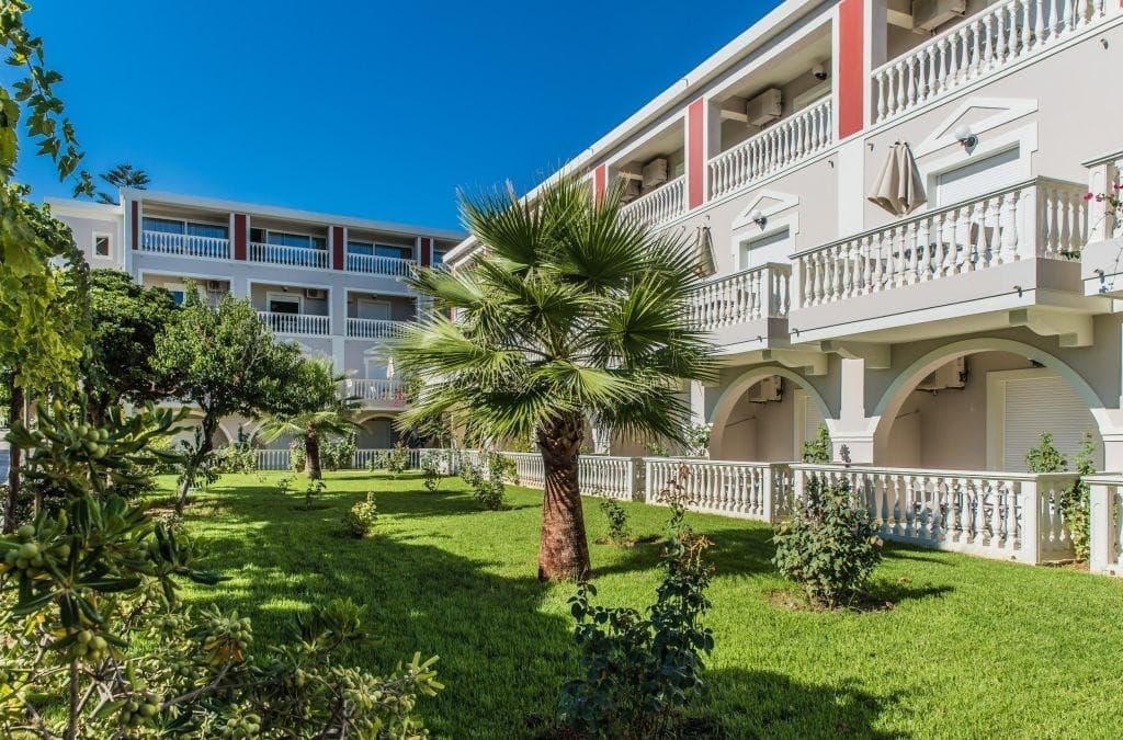 Belussi Beach Hotel & Suites