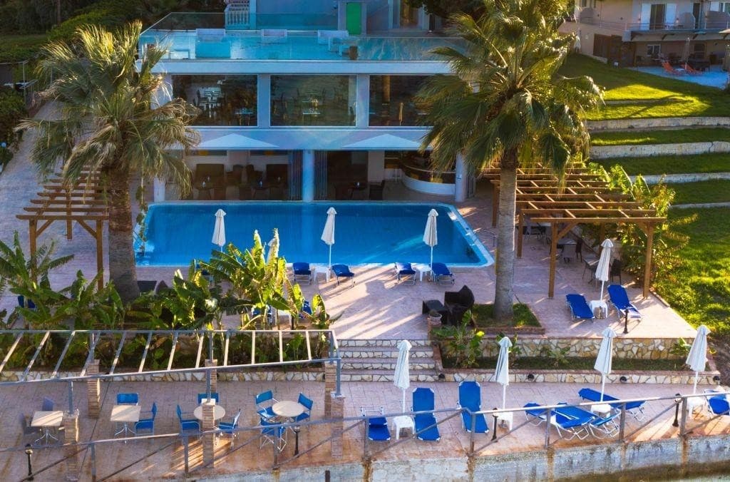 Belussi Beach Hotel & Suites
