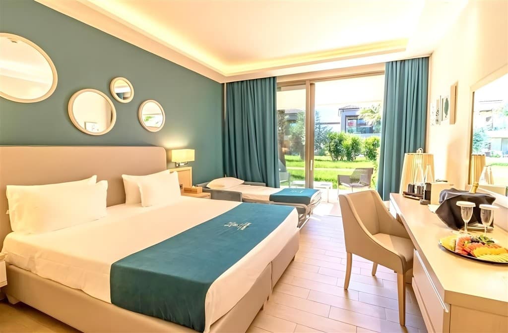 Almyros Beach Resort &  Spa