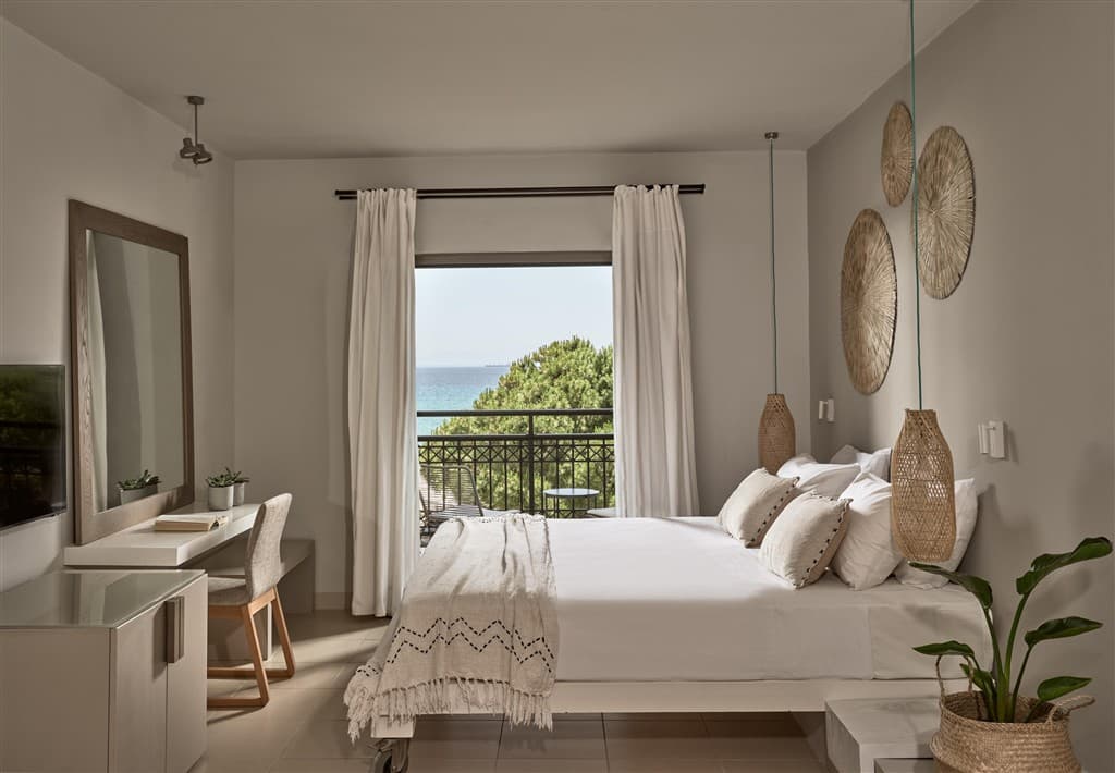 The Bay Hotel & Suite