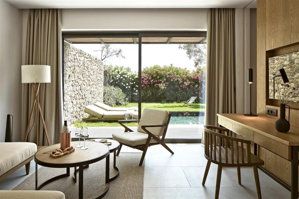 Suita Ionian Beach Front s privátnym bazénom
