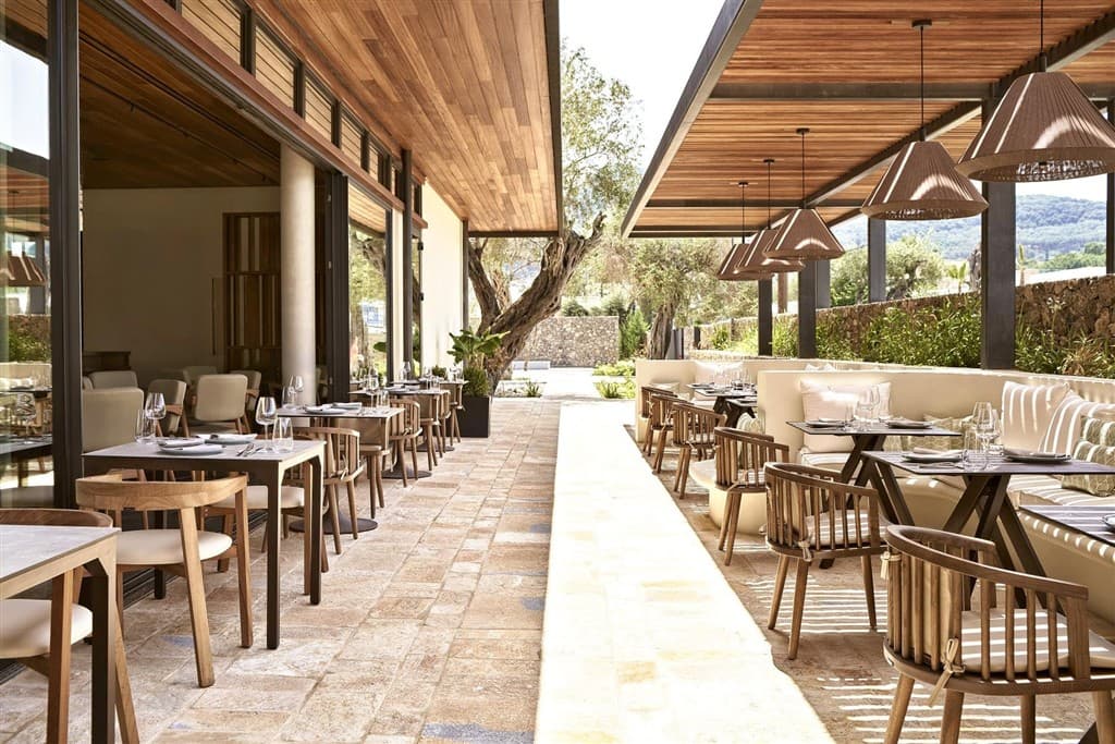 Flya a la carte restaurant